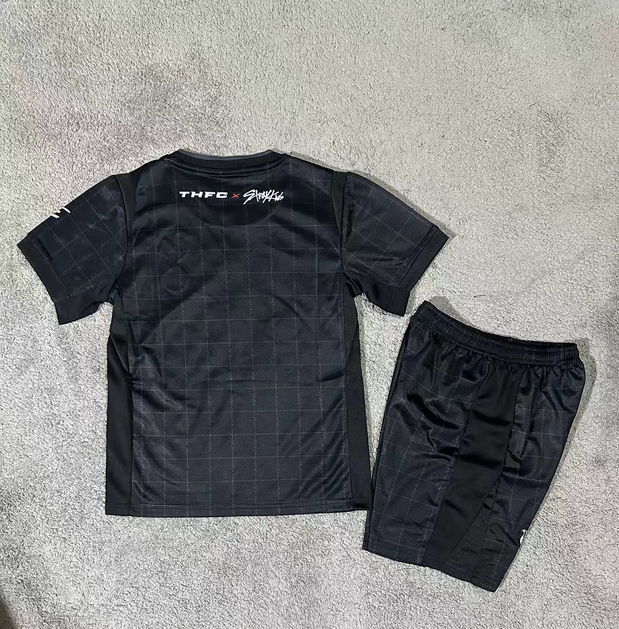 Kit Infantil Tottenham Treino 25/26 . - Preto