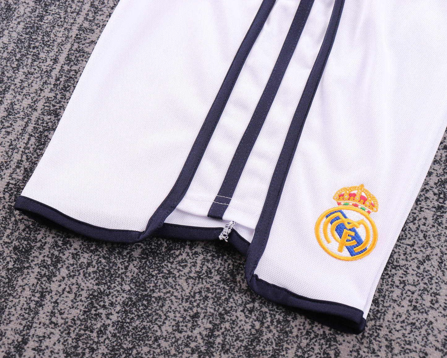 Kit Infantil Real Madrid Home RetrƓ 99/00 - Branco