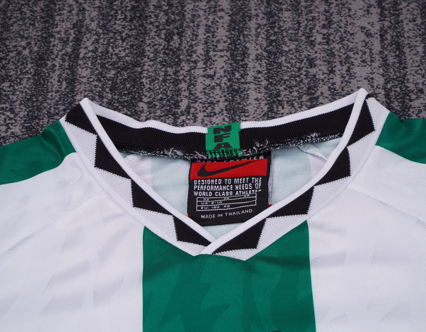 Kit Infantil Nigeria Away RetrƓ 1996 . - Branco e Verde