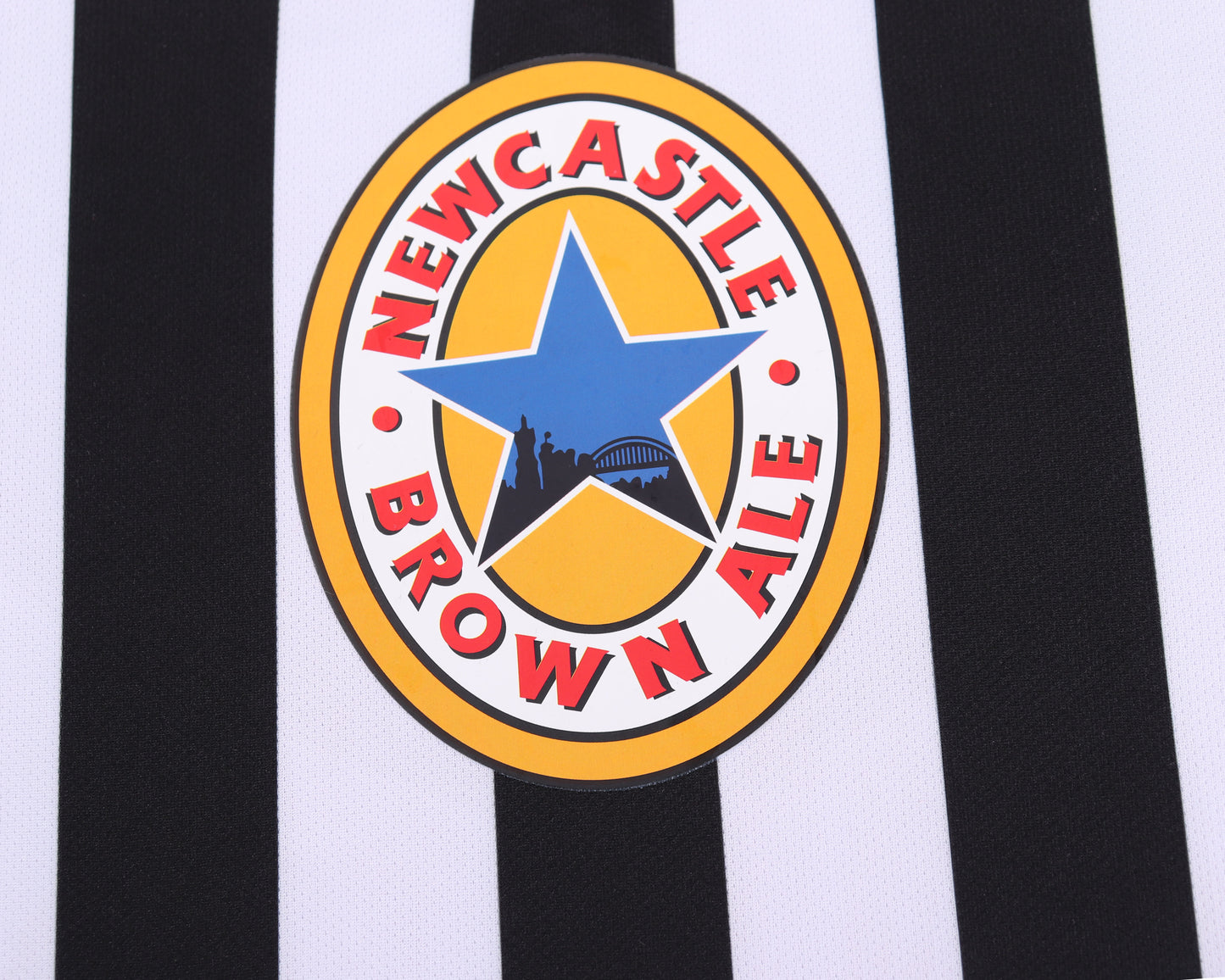 Kit infantil NewCastle RetrƓ Home 97/98 . - Preto e Branco