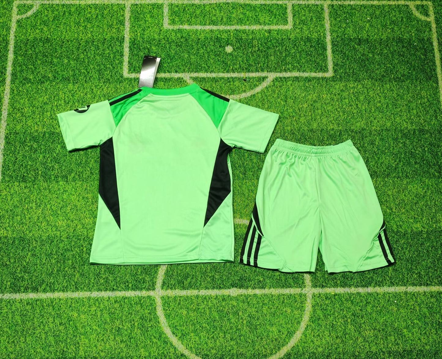 Kit Infantil Real Madrid Goleiro 25/26 . - Verde