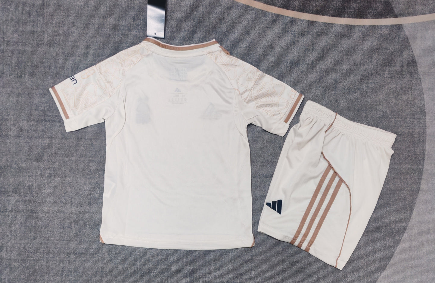 Kit Infantil Nottingham Forest Away 25/26 - Bege