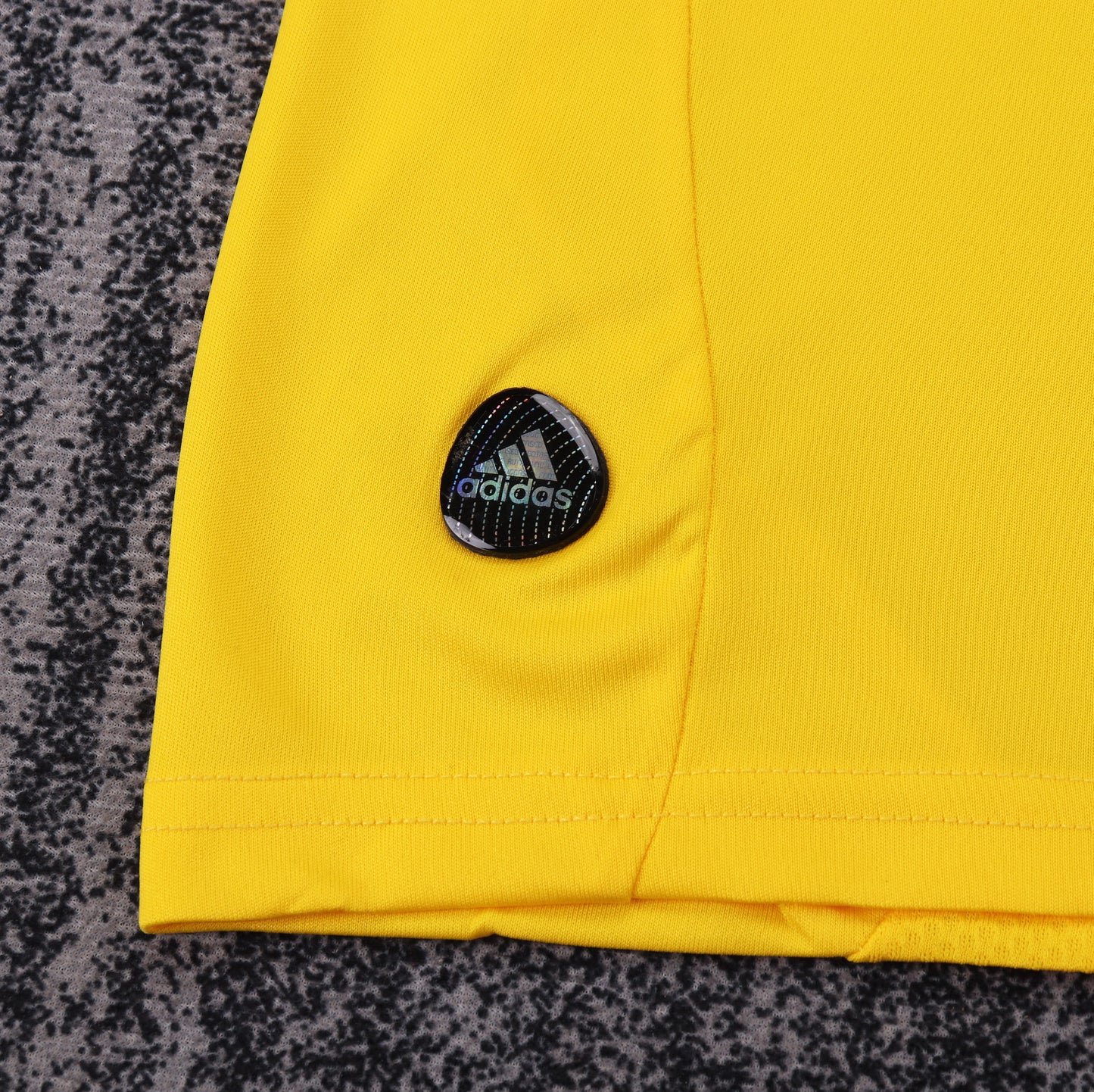 Kit Infantil Real Madrid Goleiro RetrƓ 11/12 - Amarelo