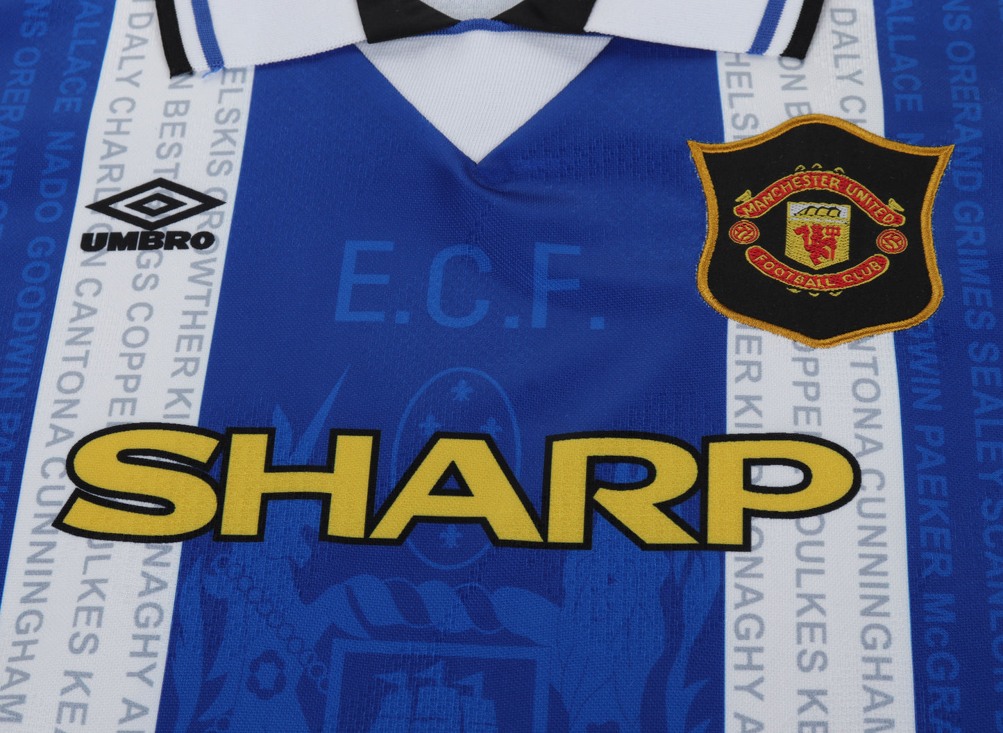 Kit infantil Manchester United RetrƓ Away 94/95 . - Azul e Branco