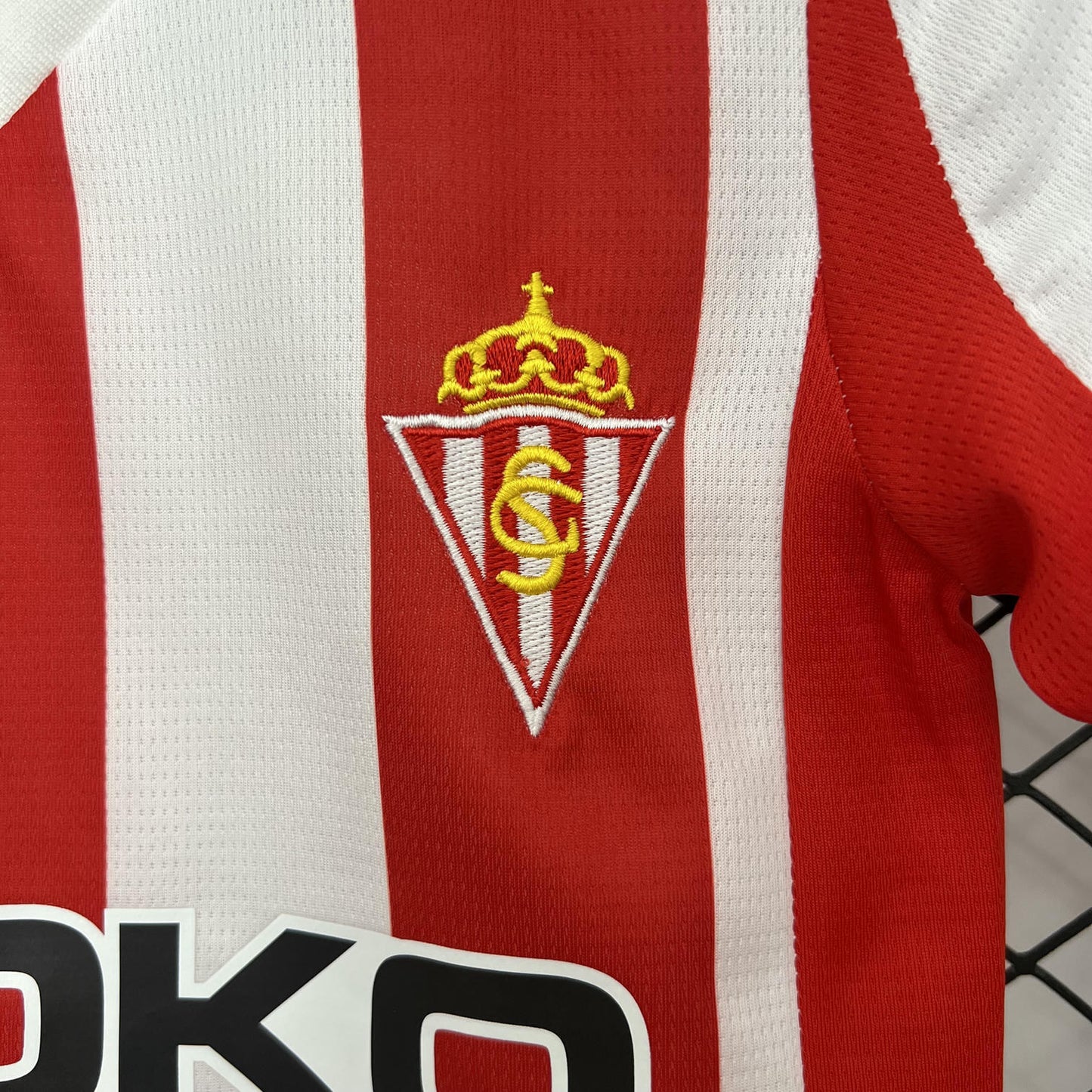 Kit Infantil Sporting Gijon Home 25/26 . - Vermelho e Branco