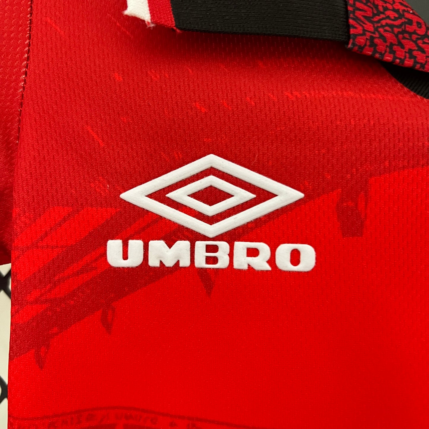 Kit infantil Manchester United RetrƓ Home 1994 . - Vermelho