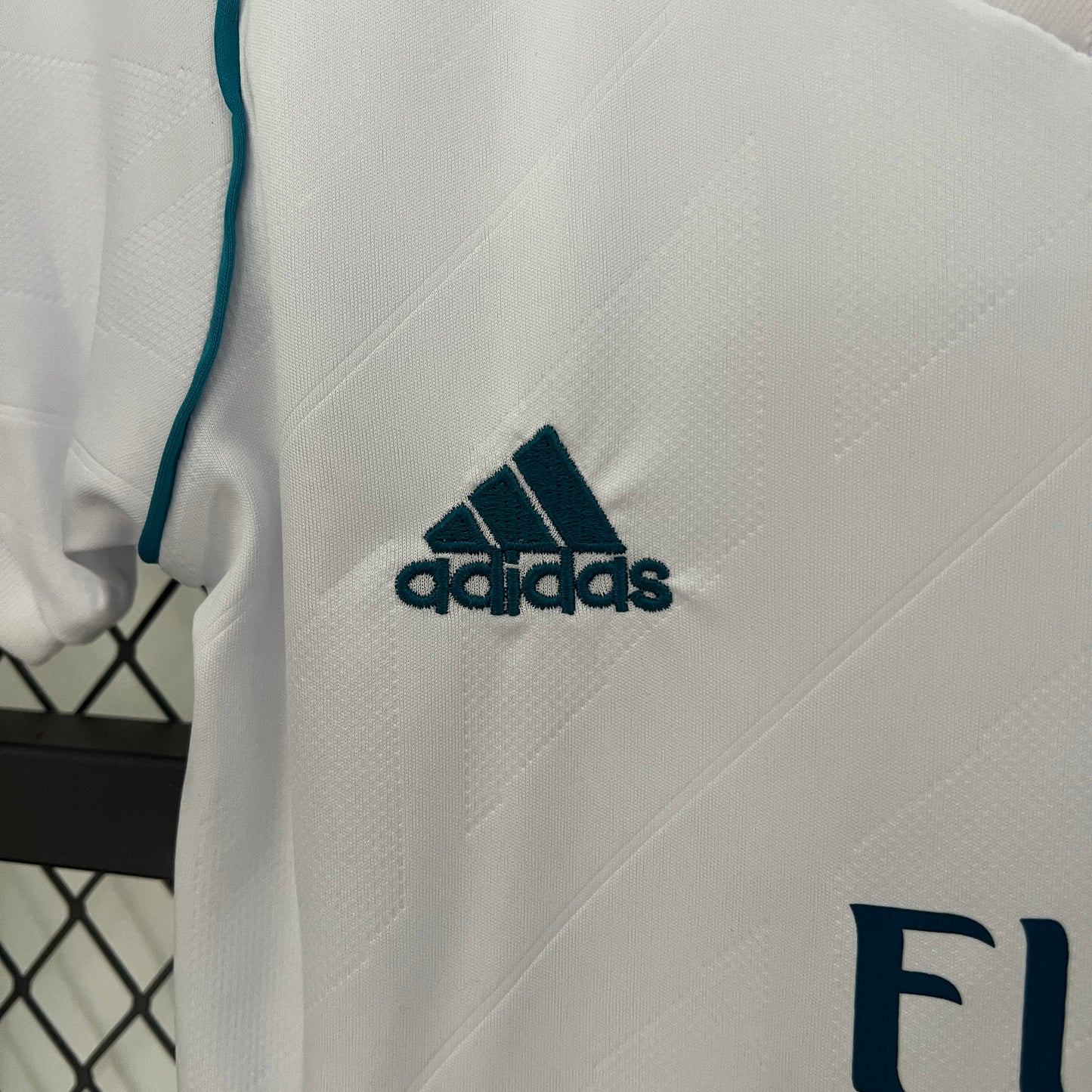 Kit Infantil Real Madrid Home RetrƓ 17/18 - Branco