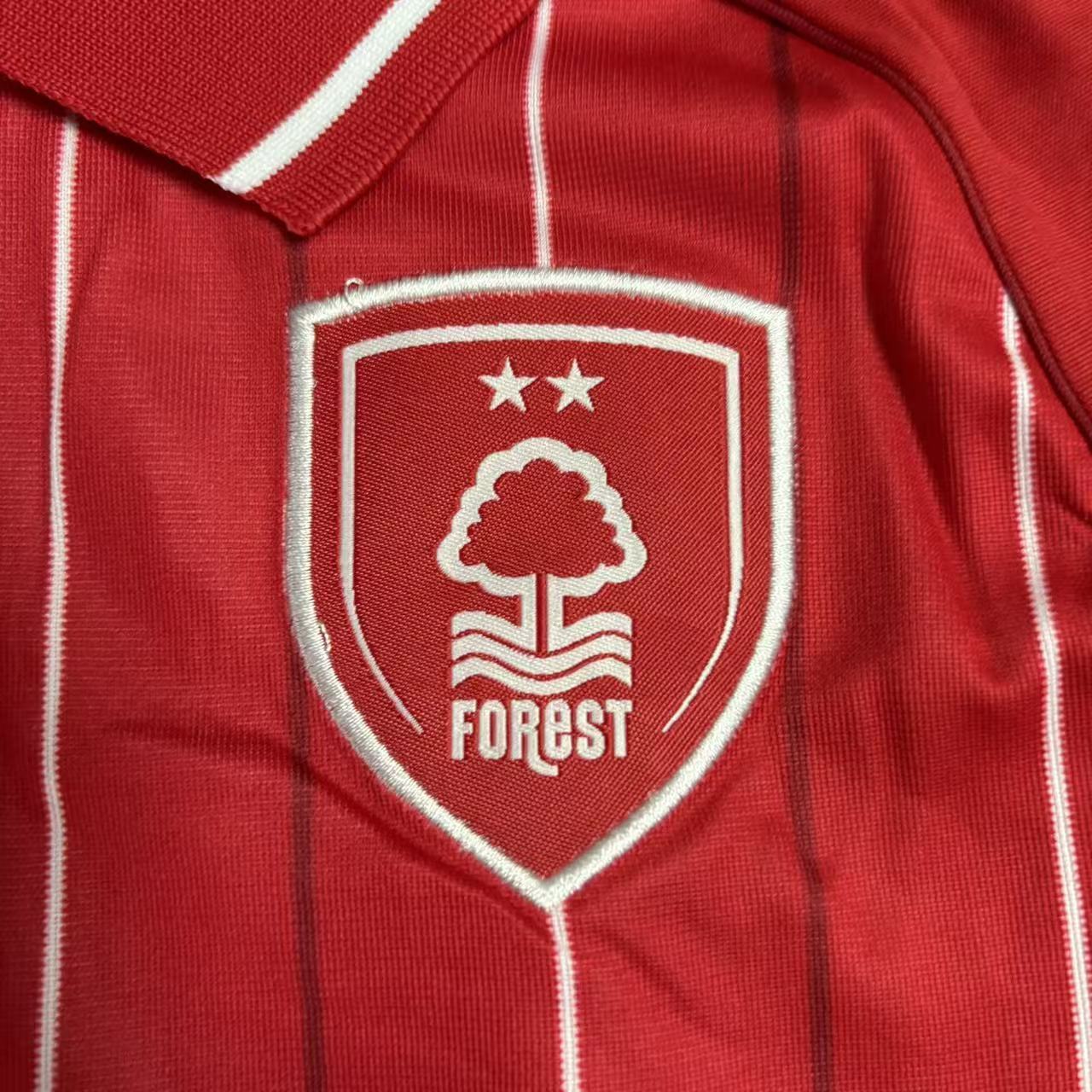 Kit Infantil Nottingham Forest Home 25/26 - Vermelho