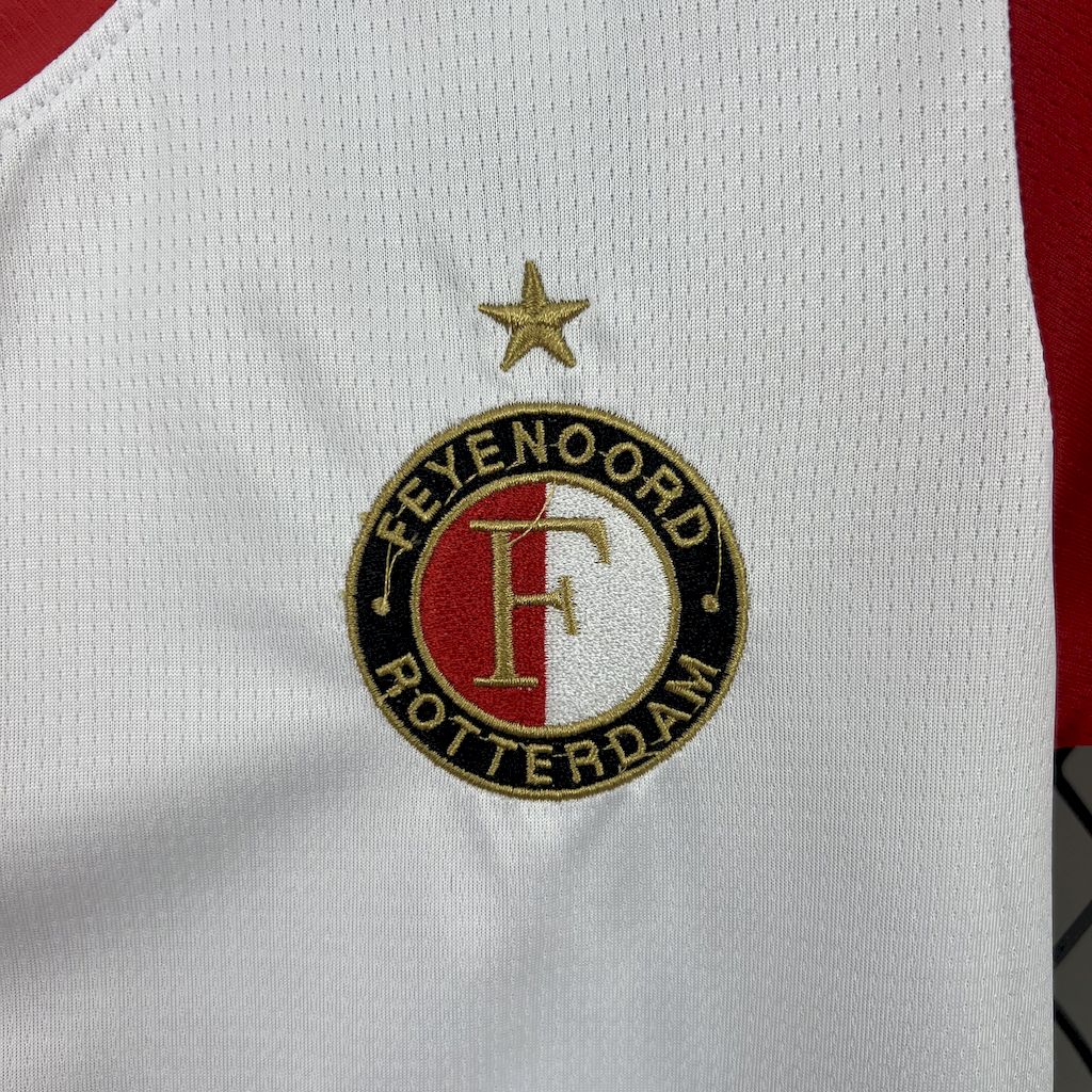 Kit Infantil Feyenoord Home 25/26 Castore -Branca e Vermelho
