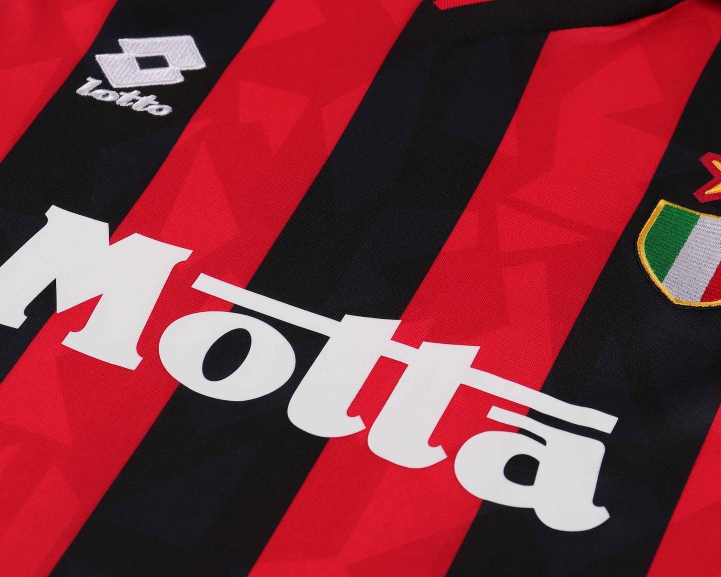 Kit Infantil Milan Home RetrƓ 93/94 . Lotto - Vermelho e Preto