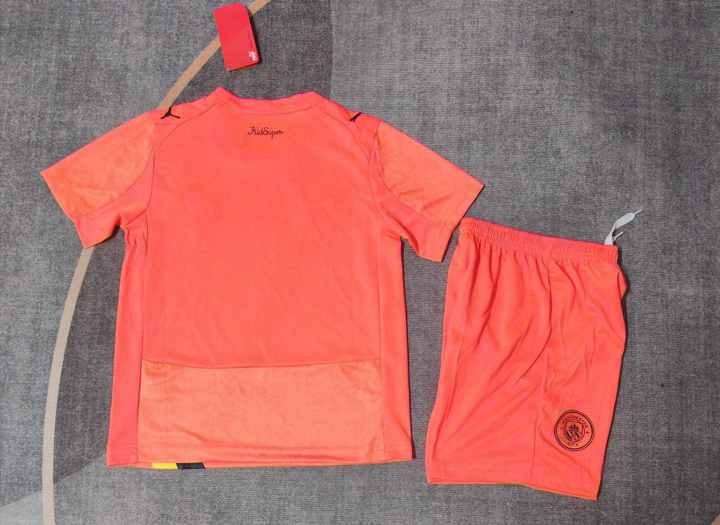 Kit Infantil Manchester City Goleiro 25/26 . - Laranja