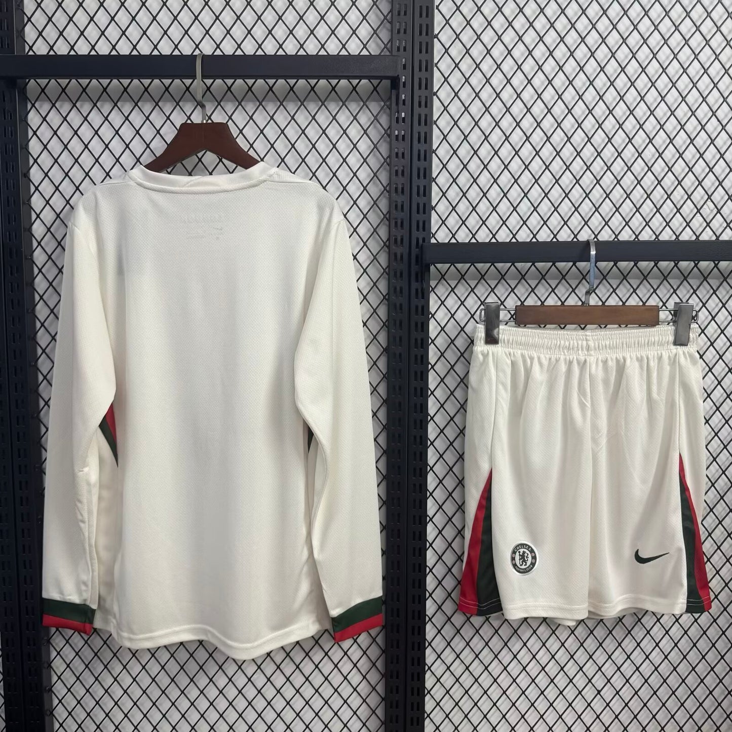 Kit infantil Chelsea Away 25/26 Manga Longa . - Branco