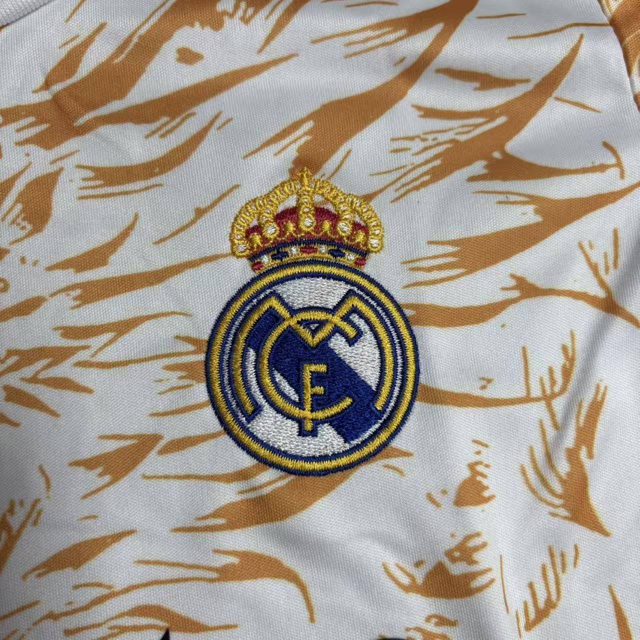 Kit Infantil Real Madrid Edição Especial Dragão 25/26 -Amarelo