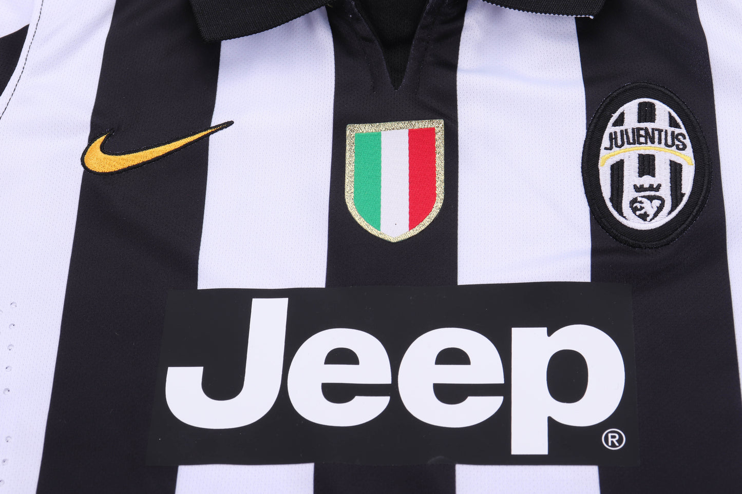 Kit Infantil Juventus Home RetrƓ 14/15 - Preto e Branco