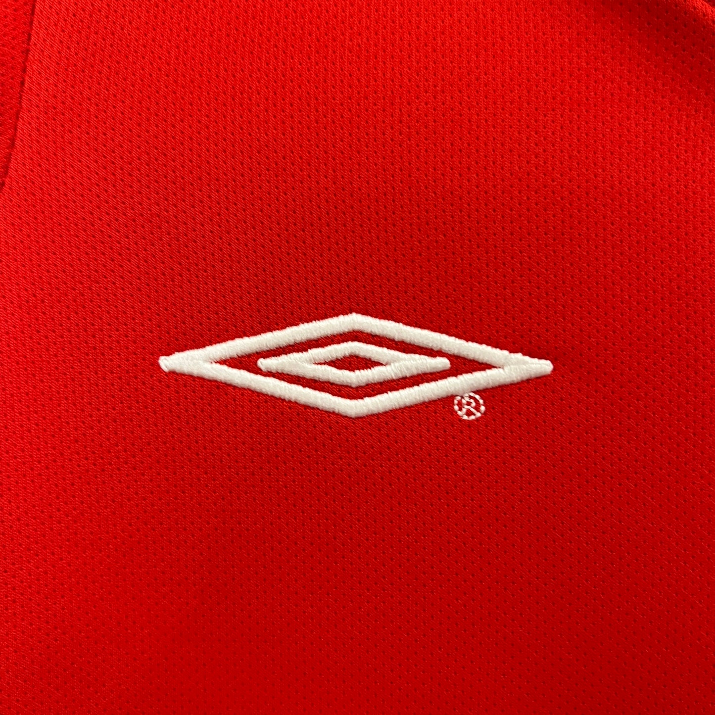 Kit infantil Manchester United RetrƓ Home 2000 . - Vermelho