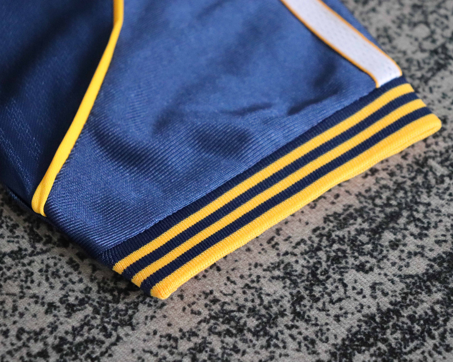 Kit Infantil Real Madrid Away RetrƓ 98/99 - Azul Marinho