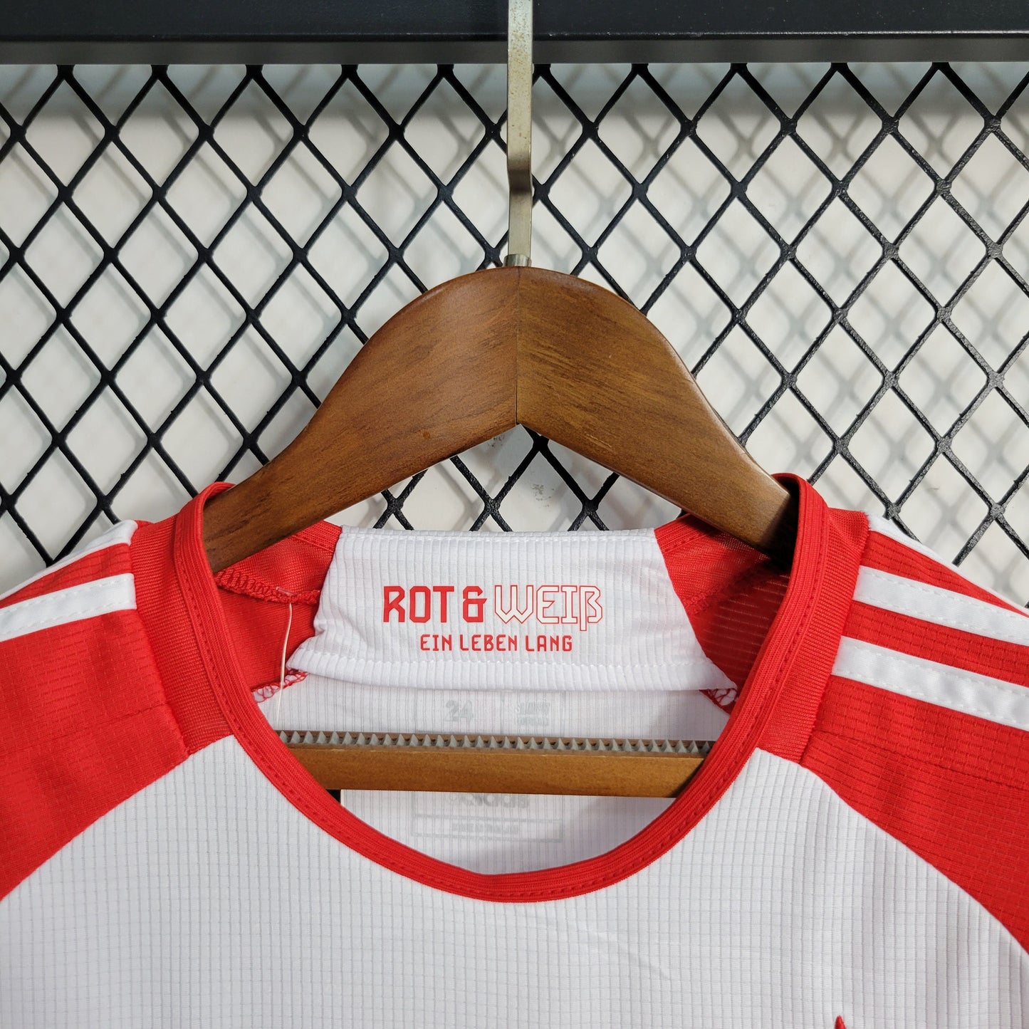 Kit Infantil Bayern München Home 23/24 -Branco