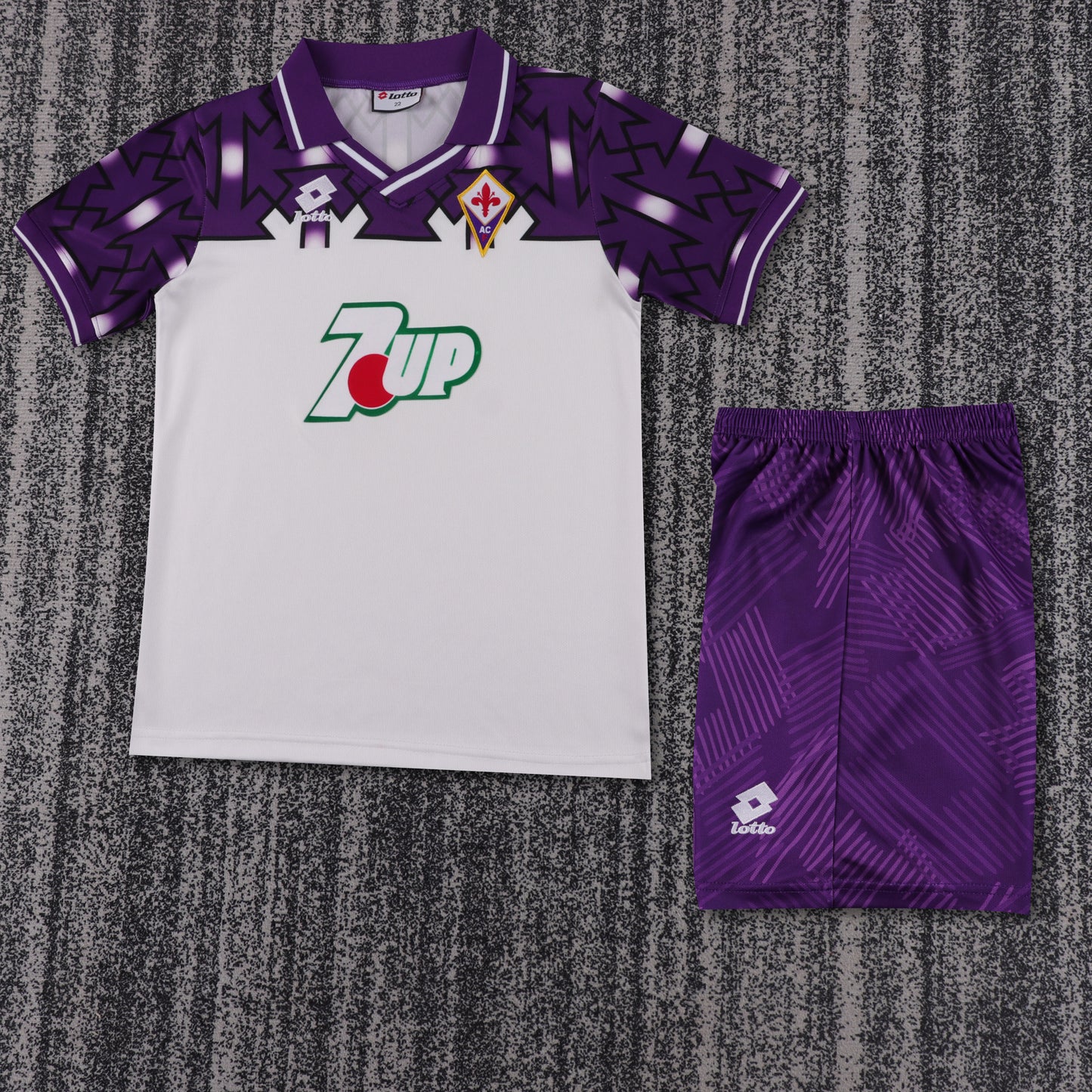 Kit Infantil Fiorentina Away Retrô 1992 . Lotto  - Branca e Roxo