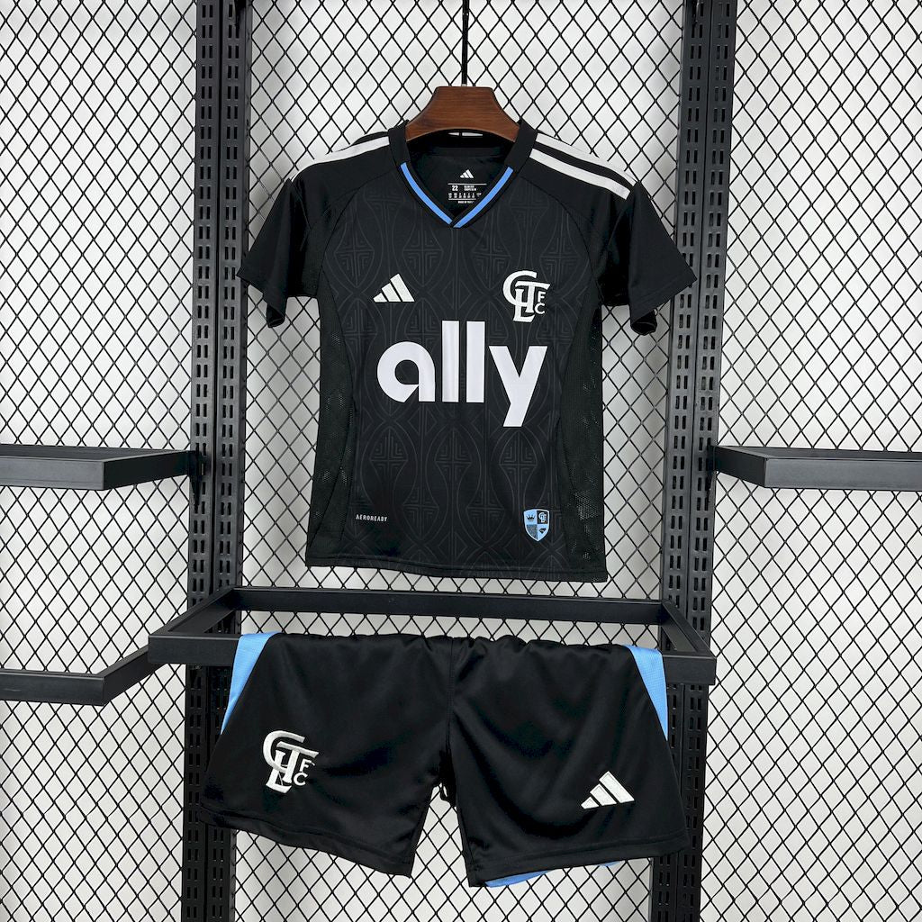 Kit Infantil Charlotte Away 25/26 . - Preto