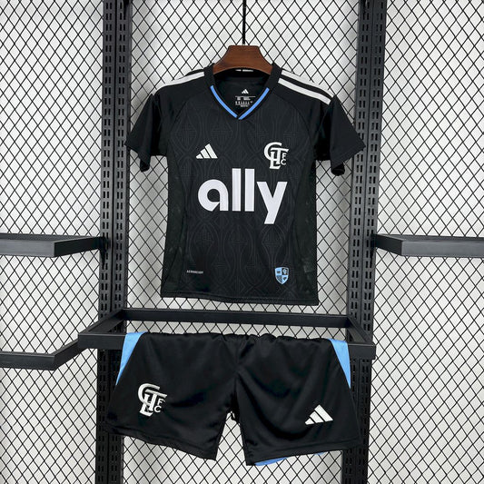 Kit Infantil Charlotte Away 25/26 . - Preto