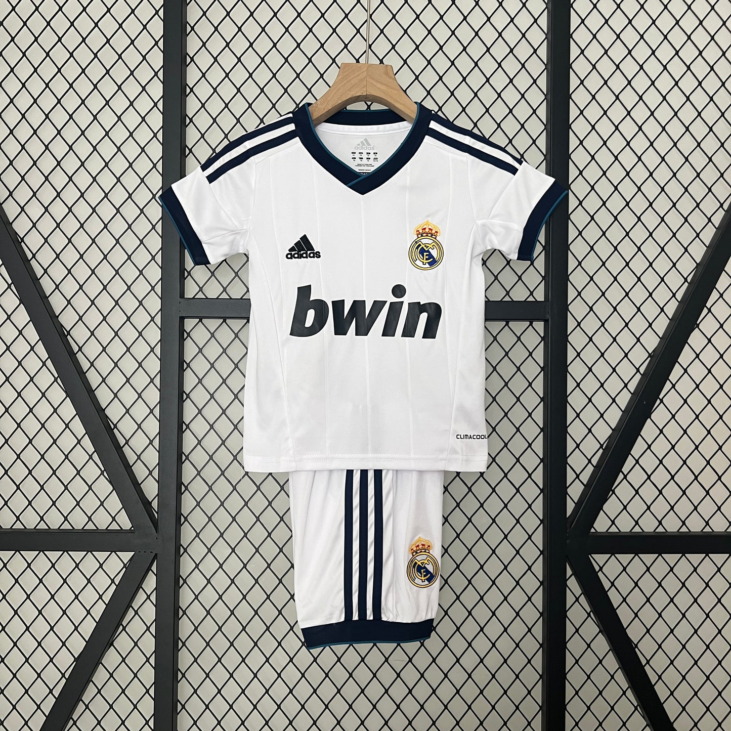 Kit Infantil Real Madrid Home Retrô 12/13 - Branco