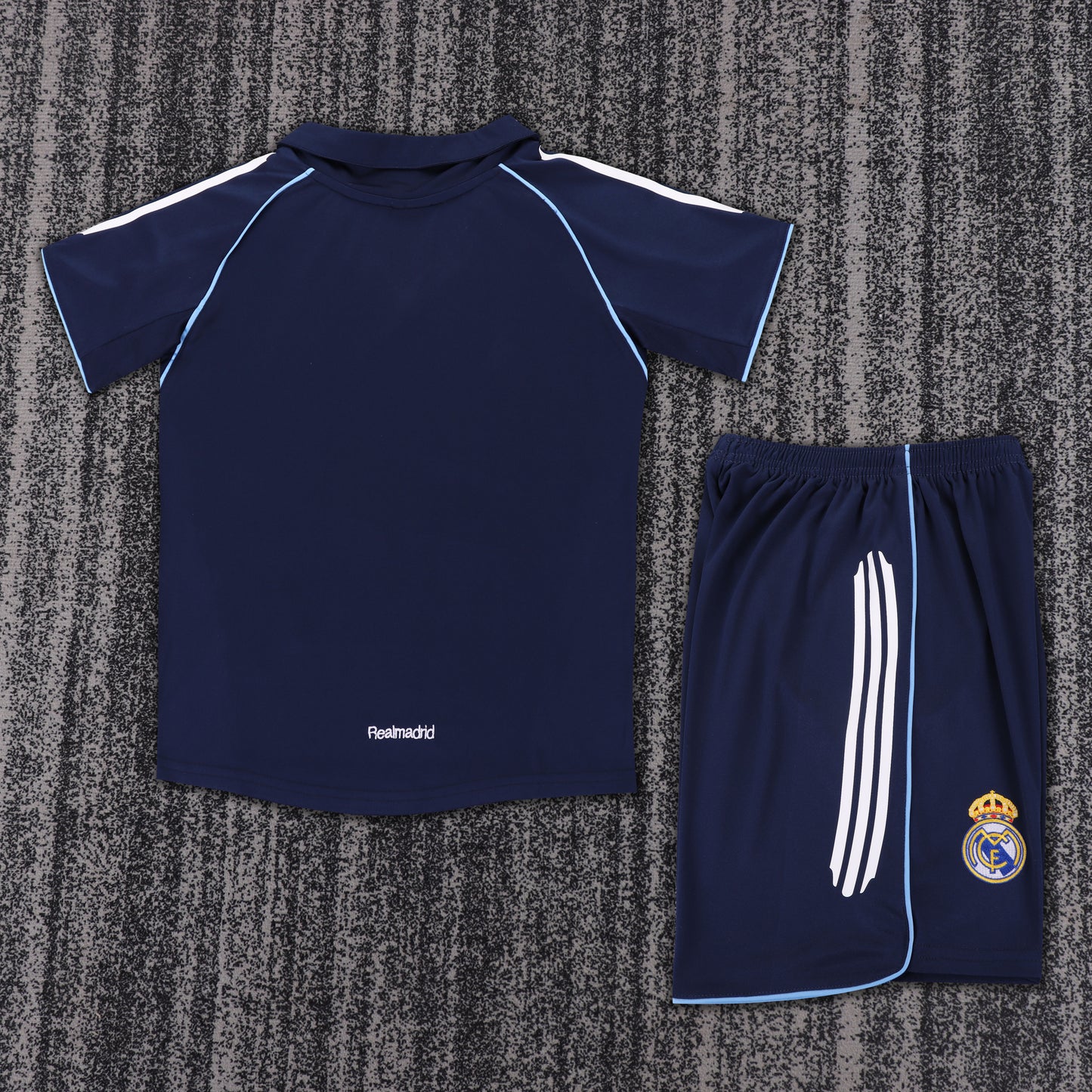 Kit Infantil Real Madrid Away Retrô 05/06 - Azul Escuro