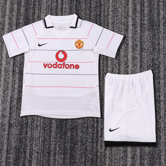 Kit infantil Manchester United Retrô Away 2003 . - Branca