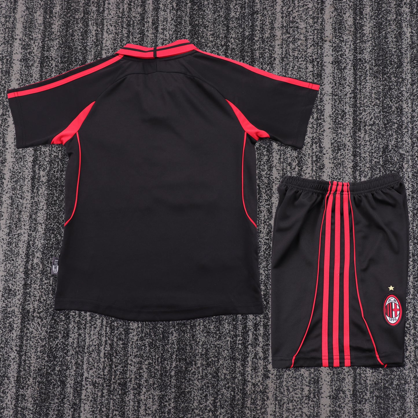 Kit Infantil Milan Away Retrô 00/01 . - Preto e Vermelho