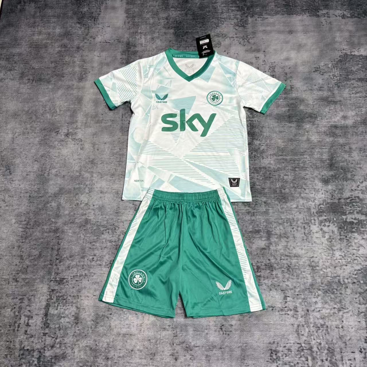 Kit Infantil  Irlanda Away 25/26 Castore -Verde Claro
