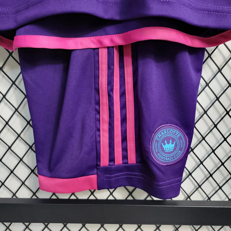 Kit Infantil Charlotte Away 24/25 . - Roxo