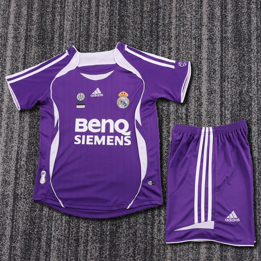 Kit Infantil Real Madrid Third Retrô 05/06 - Roxo