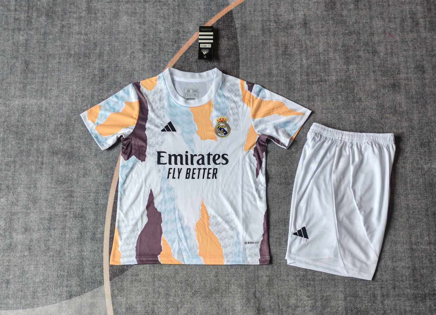 Kit Infantil Real Madrid Pré Jogo 24/25 - Colorido