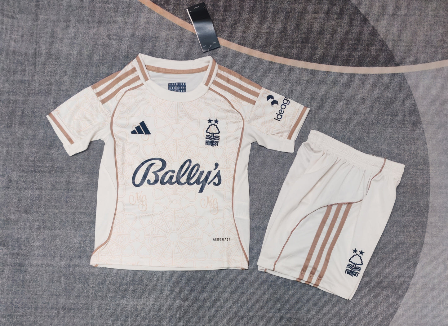 Kit Infantil Nottingham Forest Away 25/26 - Bege