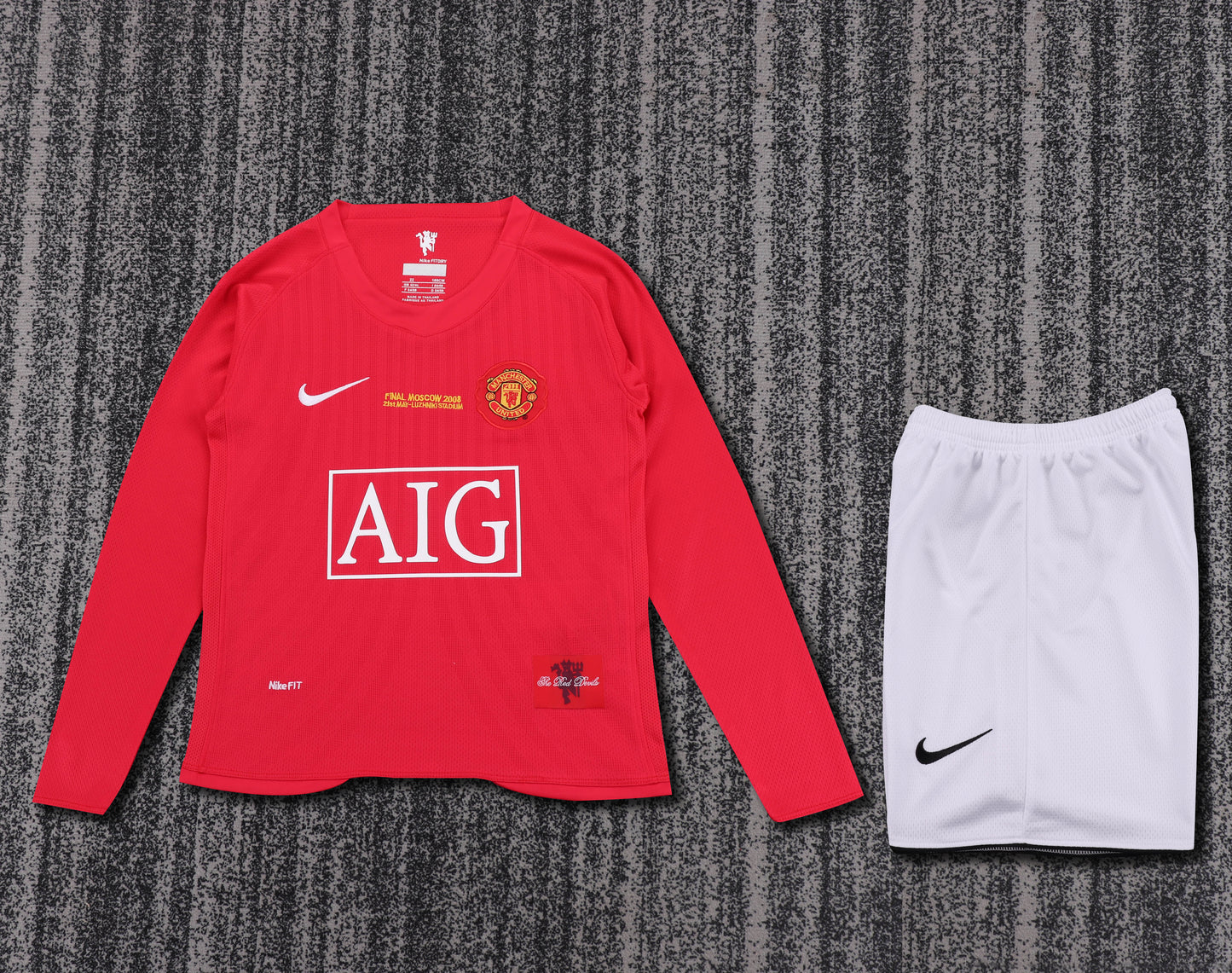 Kit infantil Manchester United Retrô Home Manga Longa 2008 . - Vermelho