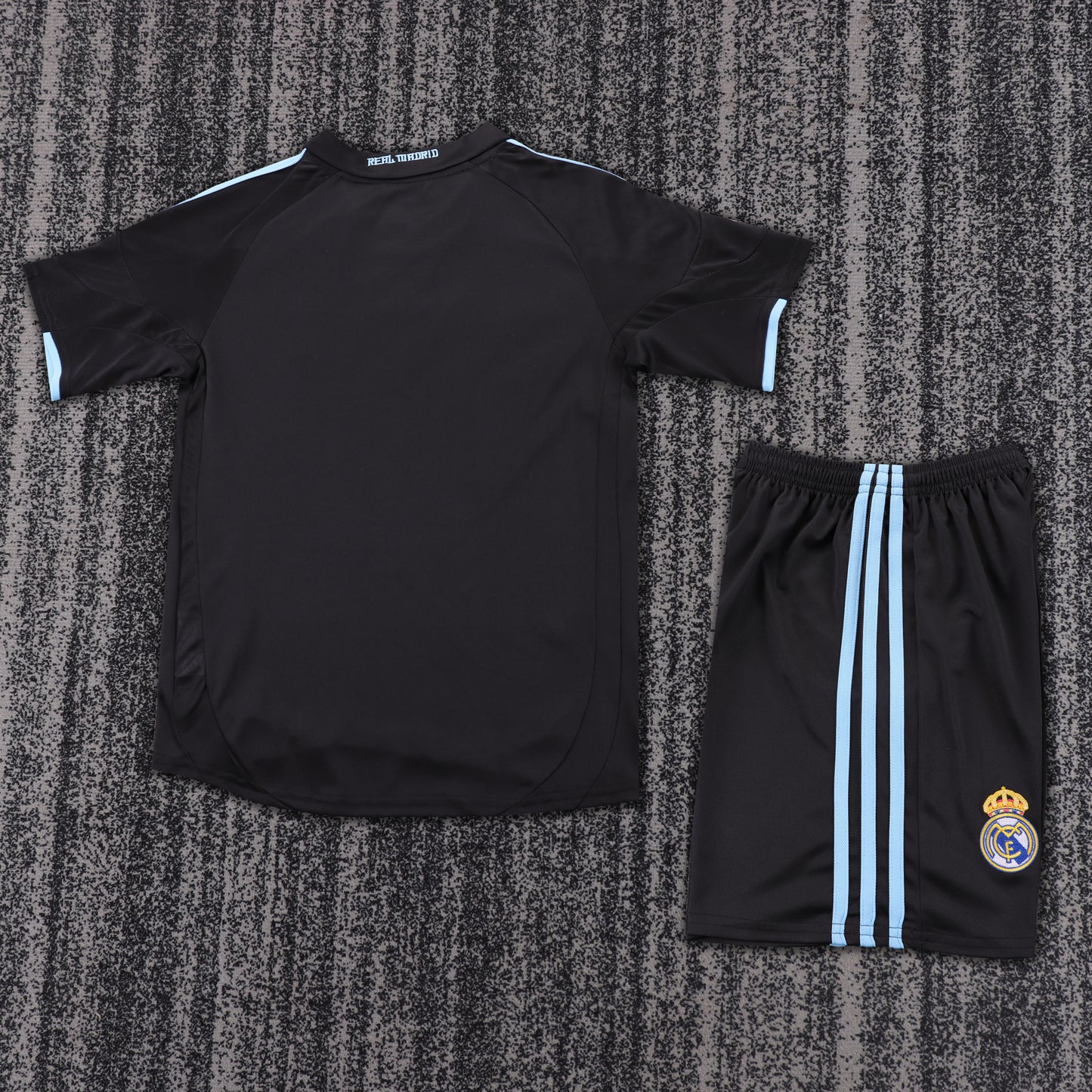 Kit Infantil Real Madrid Away Retrô 08/09 - Preto