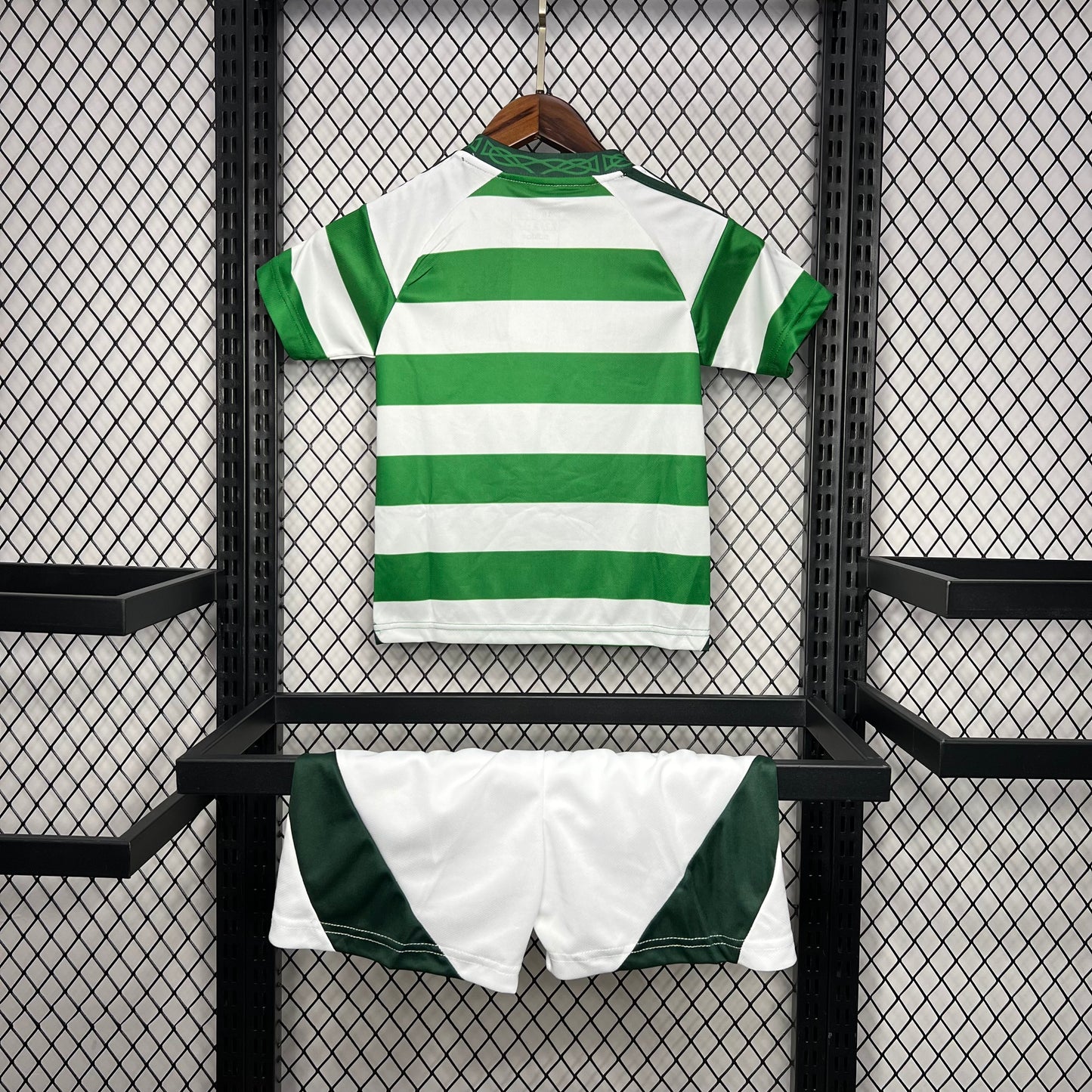 Kit Infantil Celtic Home 24/25 -Verde e Branca