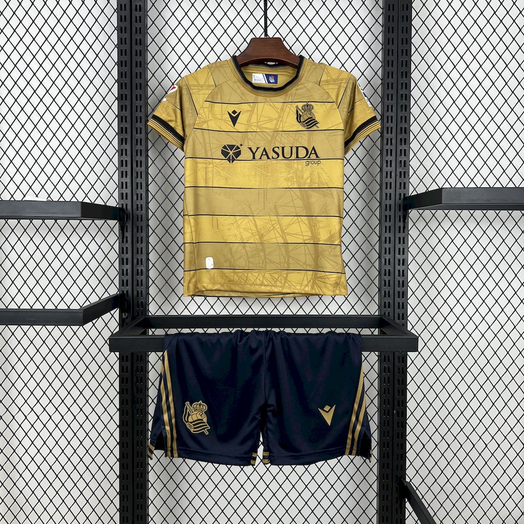 Kit Infantil Real Sociedad Away 24/25 . Macron - Marrom