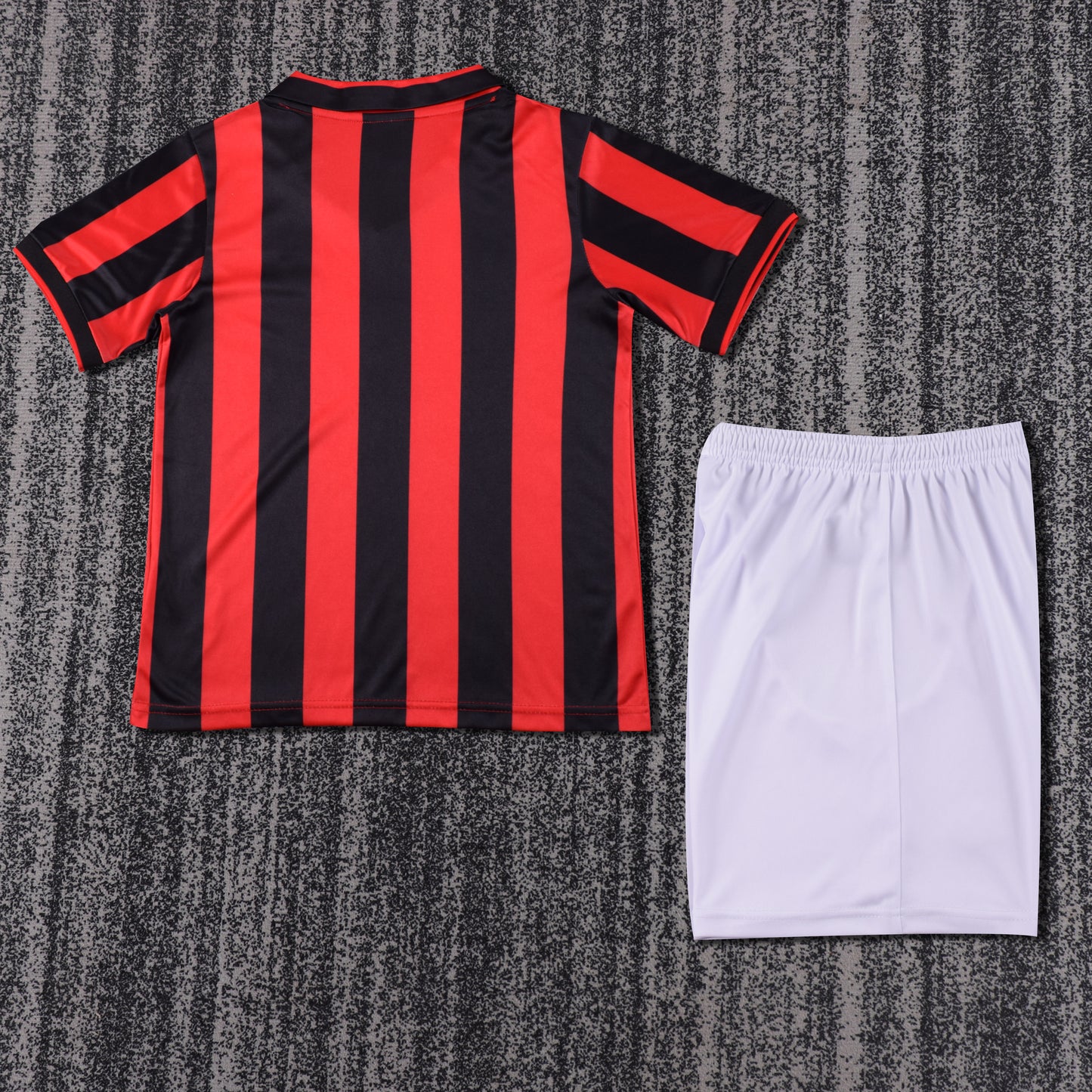 Kit Infantil Milan Home Retrô 93/94 . Lotto - Vermelho e Preto