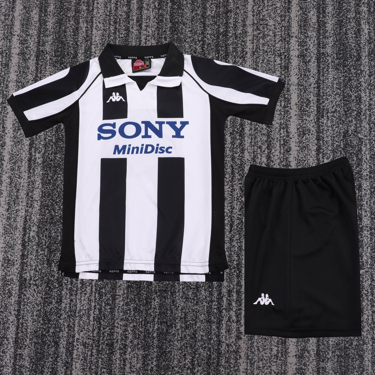 Kit Infantil JuventusHome Retrô 97/98 - Preto e Branco