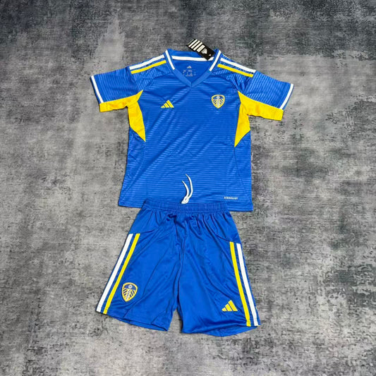 Kit Infantil Leeds United Away 25/26 - Azul