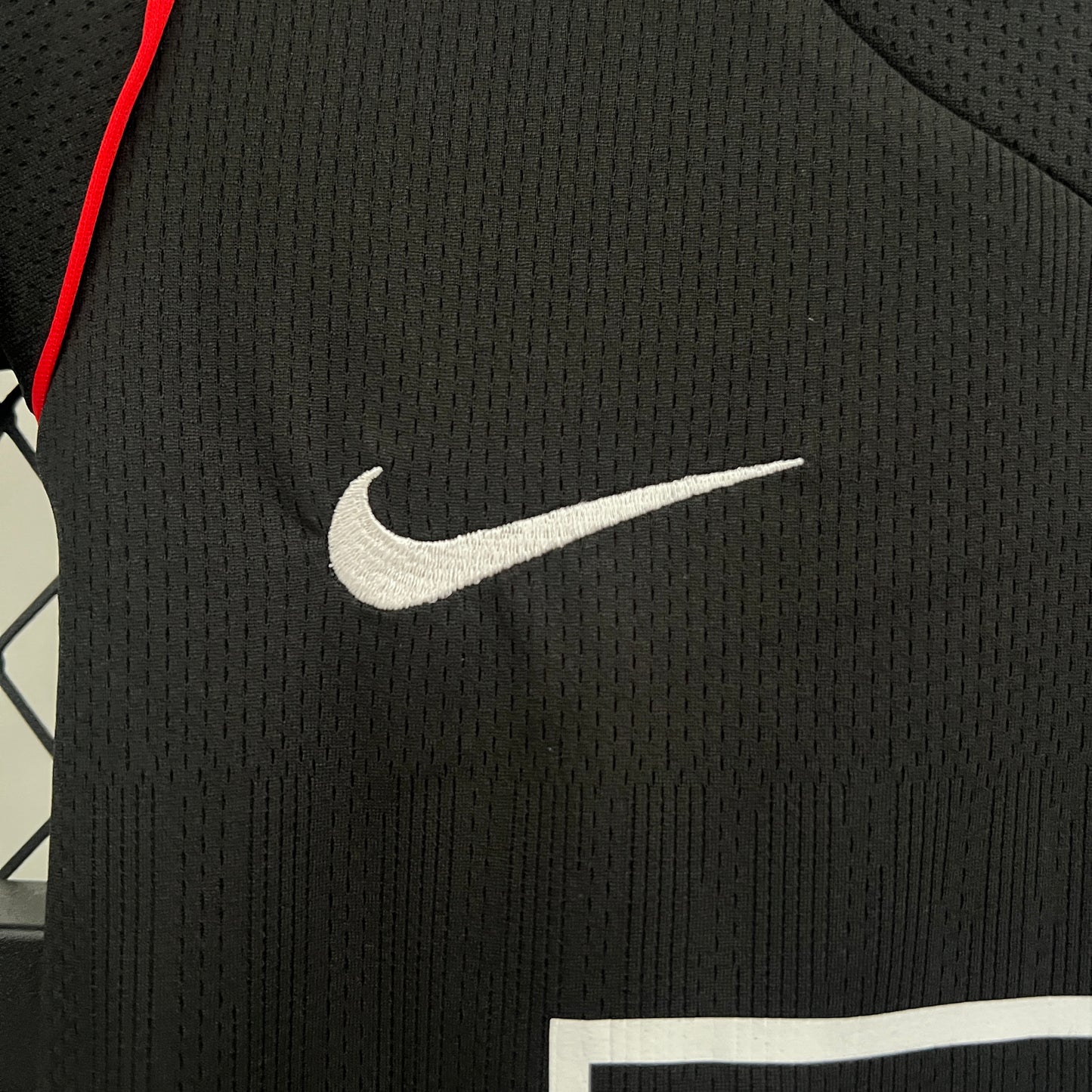 Kit infantil Manchester United Retrô Away 2008 . - Preto