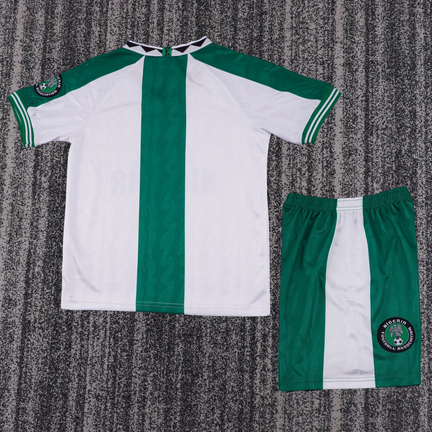 Kit Infantil Nigeria Away Retrô 1996 . - Branco e Verde