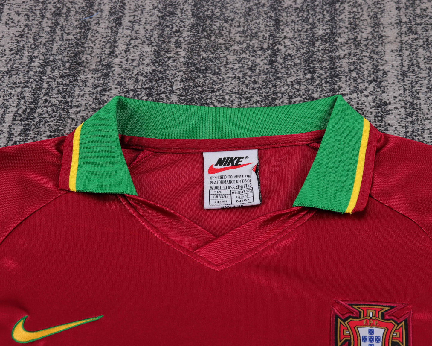 Kit Infantil Portugal Home Retrô 97/98 - Vermelho