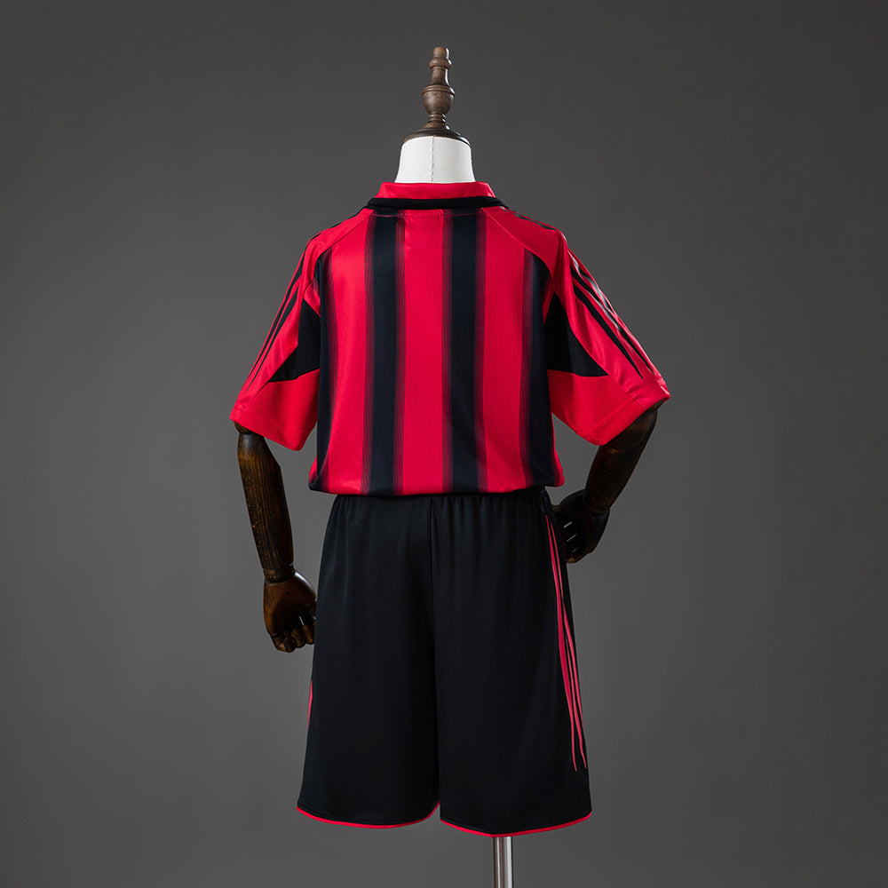 Kit Infantil Milan Home Retrô 04/05 . - Vermelho e Preto