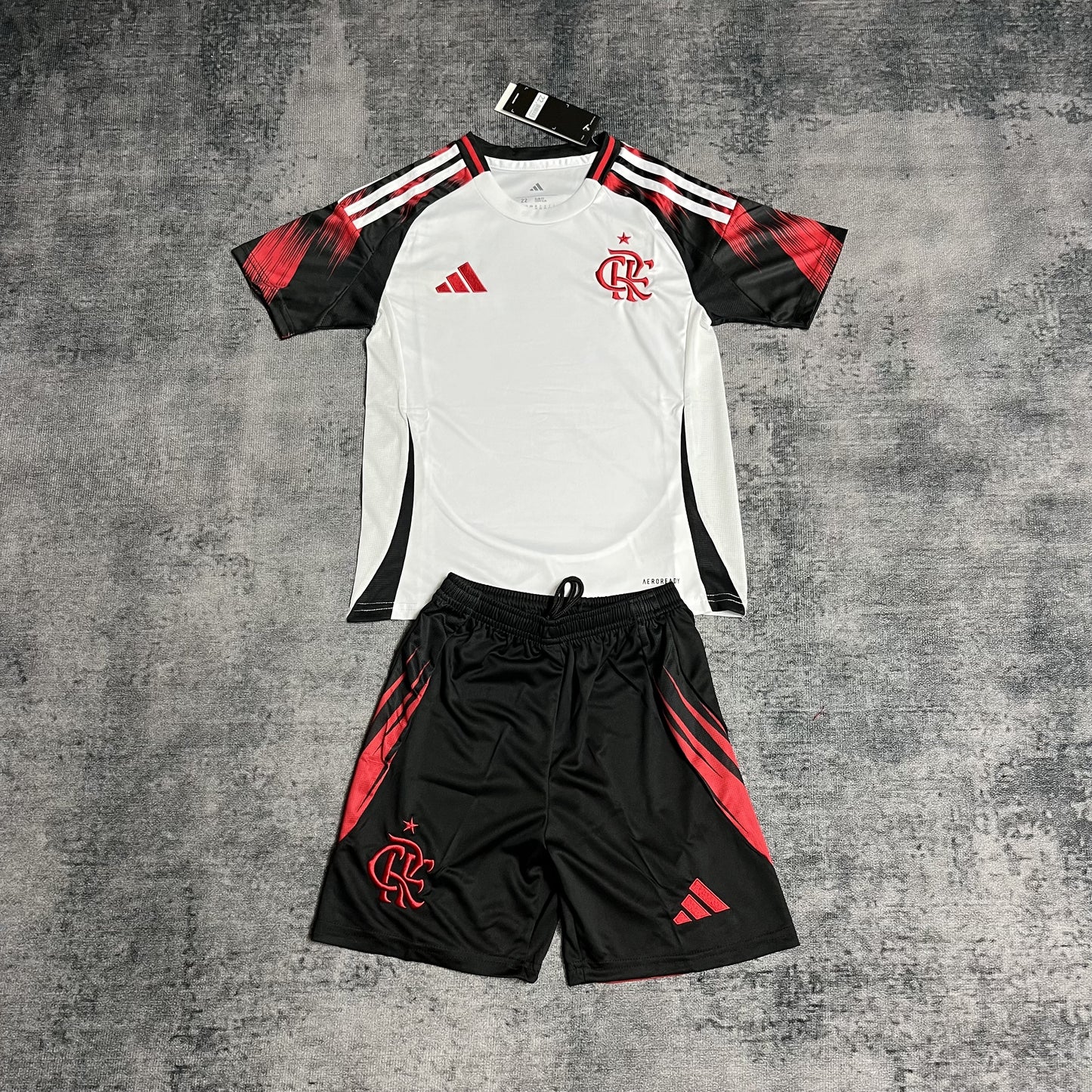 Kit Infantil Flamengo Away 25/26 - Branco e Preto