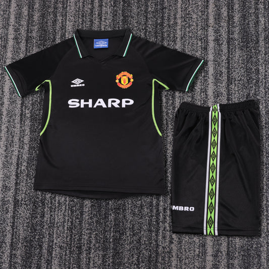 Kit infantil Manchester United Retrô Away 97/98 . - Preta
