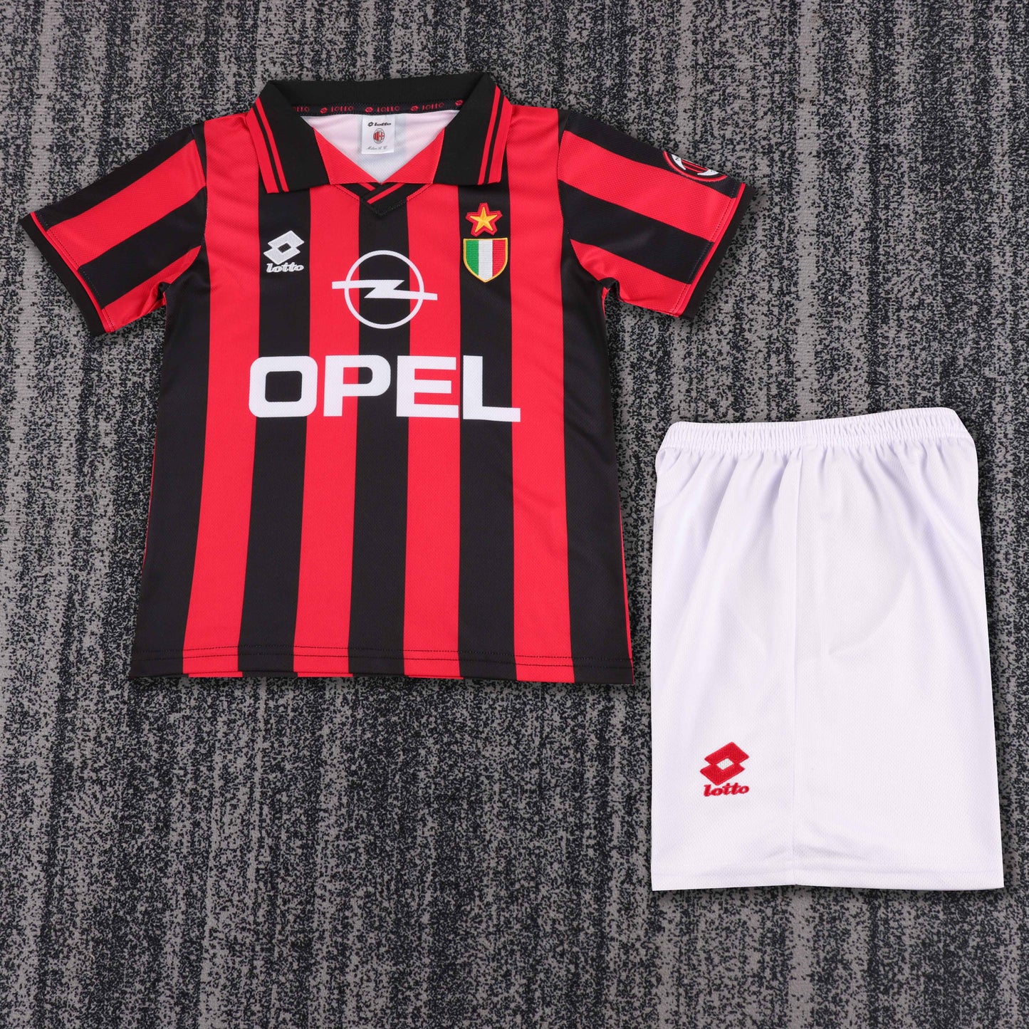 Kit Infantil Milan Home Retrô 96/97 . Lotto - Vermelho e Preto