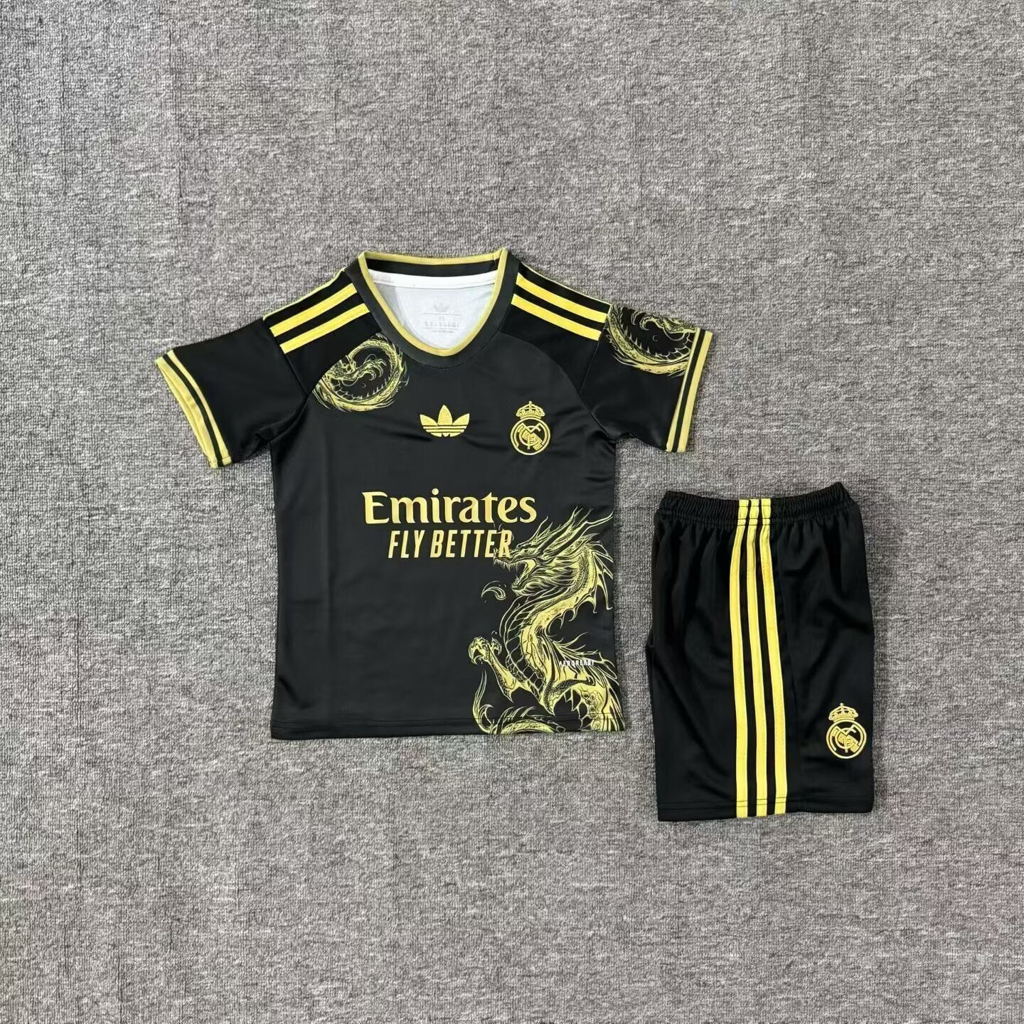 Kit Infantil Real Madrid Edição Especial 25/26 -Preto e Amarelo