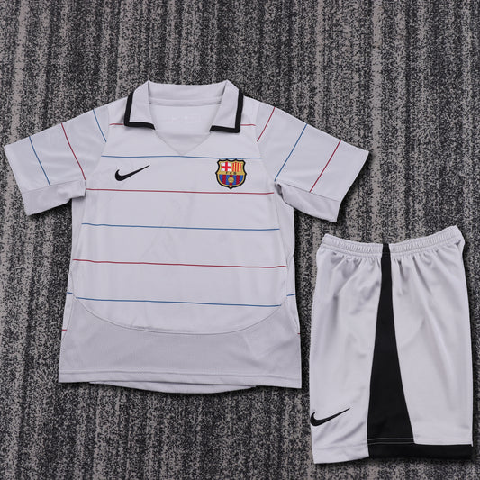 Kit Infantil Barcelona Away Retrô 03/04 - Cinza