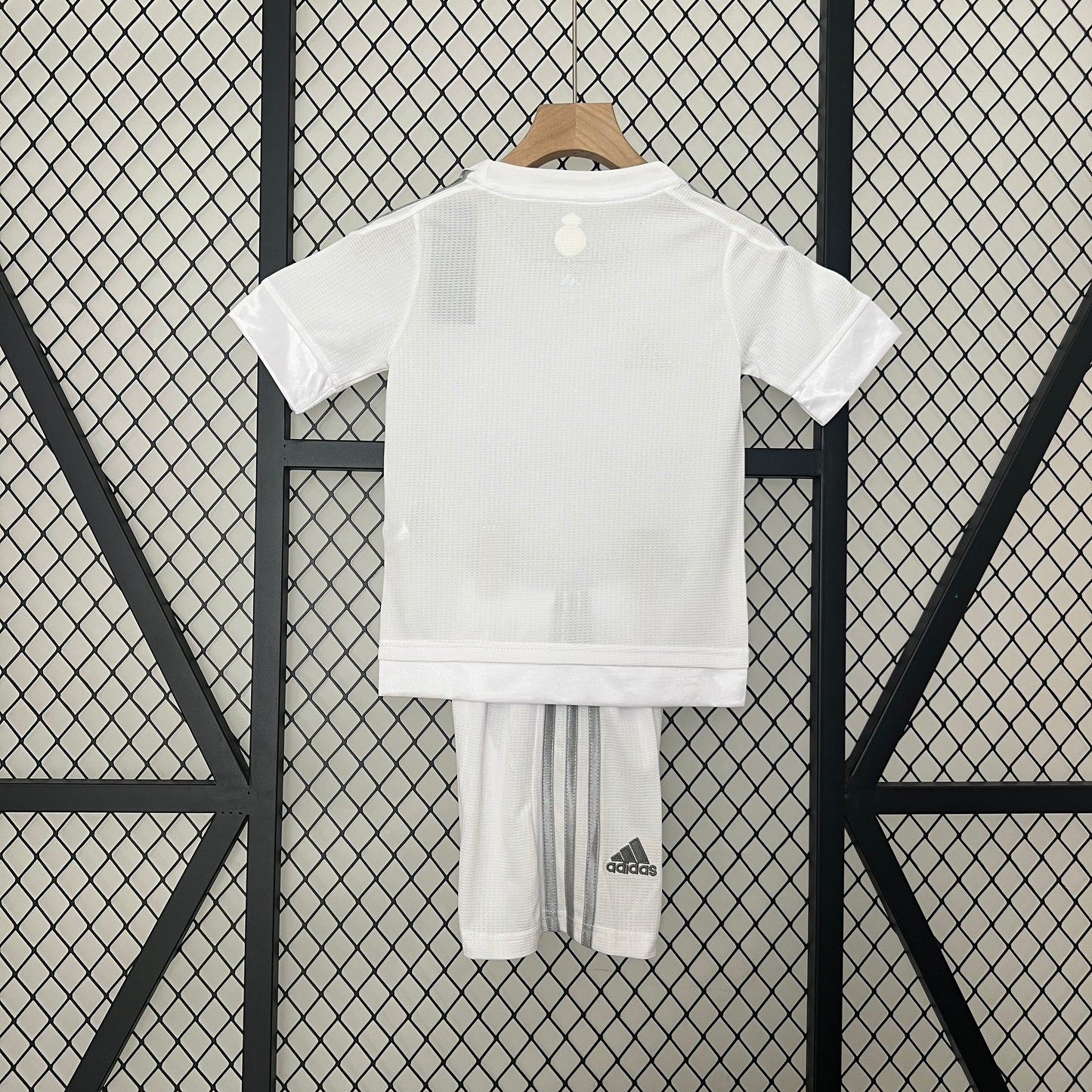 Kit Infantil Real Madrid Home Retrô 15/16 - Branco